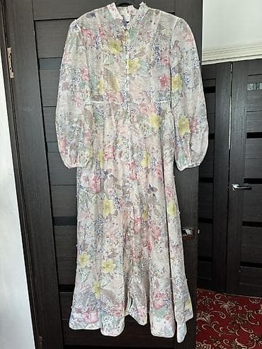 свадебный арка: Абсолютно новое!!! Платье миди с романтическим цветочным принтом. - — 1