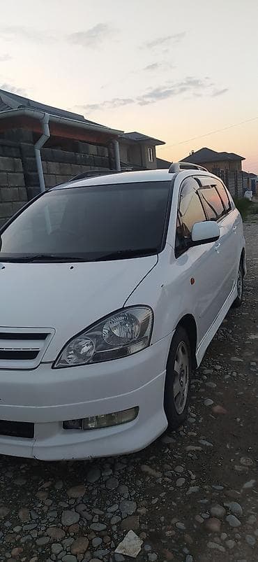 Toyota Ipsum: 2002 г., 2.4 л, Автомат, Газ, Минивэн