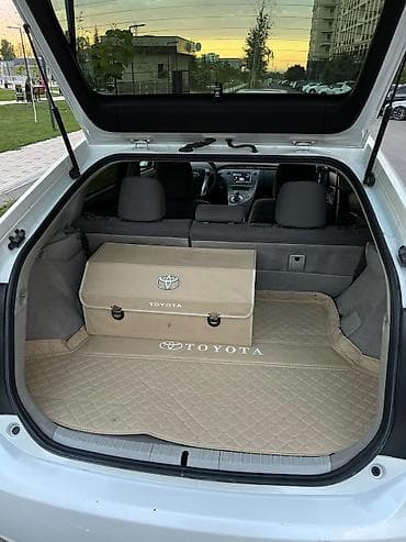 ден сояпина: Toyota Prius: 2015 г., 1.8 л, Вариатор, Гибрид, Хэтчбэк — 7