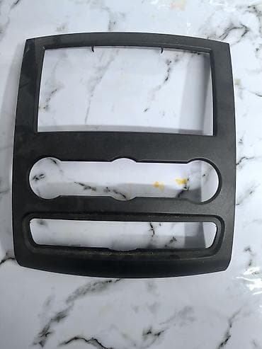 Панели, обшивки: Центральная консоль Mercedes-Benz 2012 г., Новый, Оригинал, Германия — 1