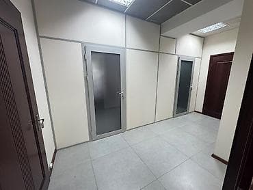 Кыймылсыз мүлк: Кеңселерди ижаралоо, 136 м², Турак комплексинде, Тоолор көрүнүп турат, 1-катар, Жабдуулары менен — 6