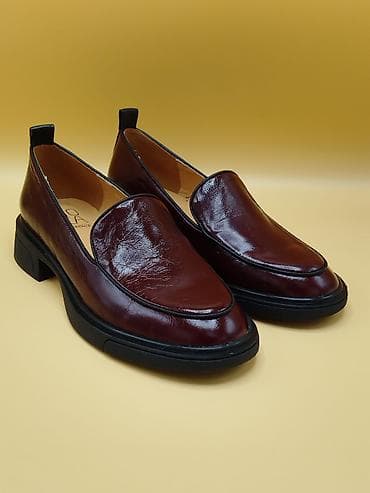 туфли милицейский: Женские лоферы бордового цвета - Модель: классические лоферы без — 4