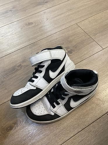 Боди: Кроссовки детские Nike Air Jordan 1 Mid (цвет: черно-белый) - Модель — 1