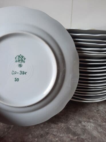 посуда пияла: Кесе по 150с, тарелки советские по 100 с — 1