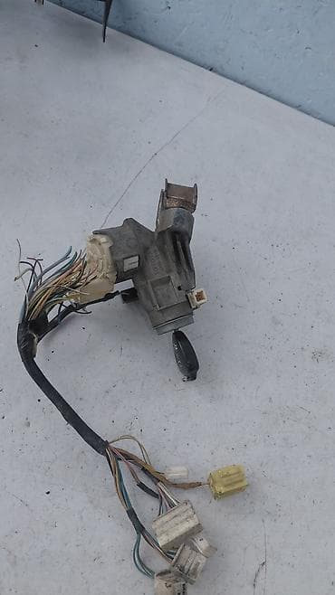 vin code: Замок зажигания Toyota 1999 г., Б/у, Оригинал, Япония — 1