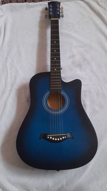 Акустическая гитара 6-струнная, форма корпуса дредноут с вырезом