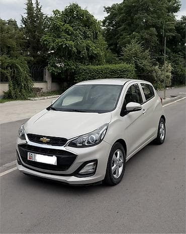 Chevrolet Spark: 2018 г., 1 л, Вариатор, Бензин, Хетчбек