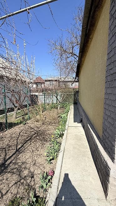 саманный дом под ключ: Продам дом Институт земледелия,Тойгонбаева/Т.Фрунзе саман, 3 ком — 1