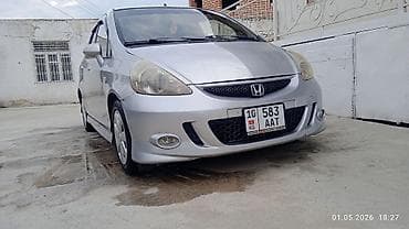 Транспорт: Honda Jazz: 2007 г., 1.3 л, Кол менен иштөөчү, Бензин, Хетчбек — 2