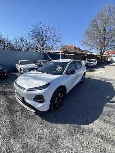 outback 2018: Changan Qiyuan Q05: 2026 г., Электромобиль, Кроссовер — 2