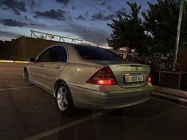 автомаи: Mercedes-Benz C-Class: 2001 г., 3.2 л, Автомат, Бензин, Седан — 5