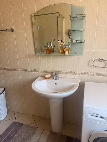 Зеркало для ванной с полками и держателями - Настенное зеркало