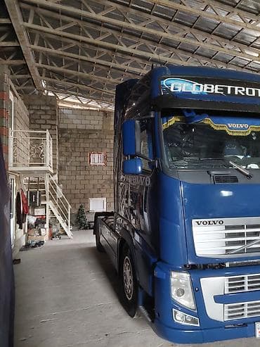 mini cooper: Тягач, Volvo, Контейнеровоз — 4