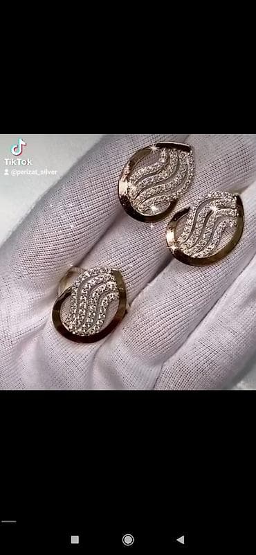 Серебро с золотом 925 пробы Камни Фианиты Размеры имеются Есть