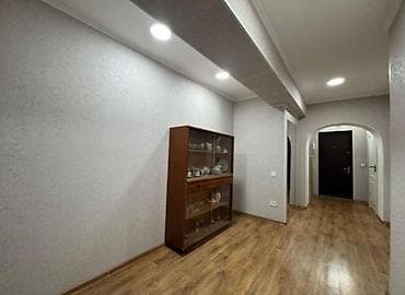 3 комнаты, 67 м², 8 мкр Индивидуалка, 2 этаж, Свежий ремонт — 4