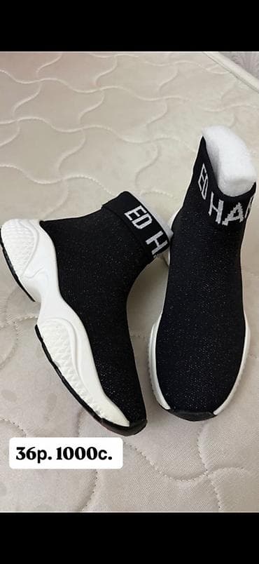 обувь адидас: Детская спортивная обувь Adidas Модели: - Черные сандалии с — 9