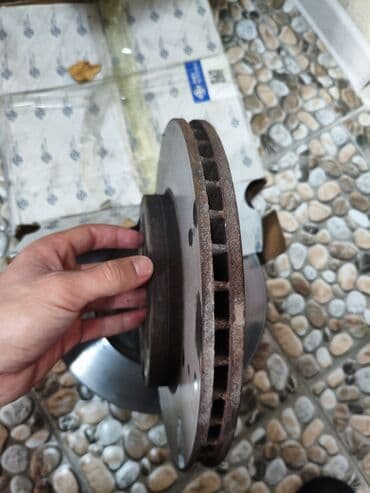 перфорированные тормозные диски: Тормоз дисктер комплектиси Mercedes-Benz 2000 г., Жаңы, Оригинал, Германия — 1