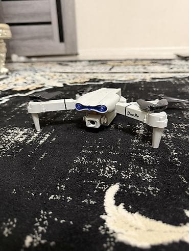 Квадрокоптер Drone Pro с камерой и пультом 2 камеры пульт защитки -