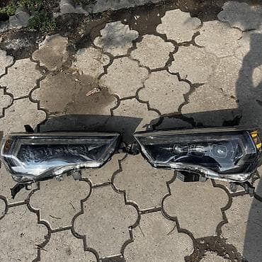 6d mark: Комплект передних фар Toyota 2016 г., Б/у, Аналог — 1