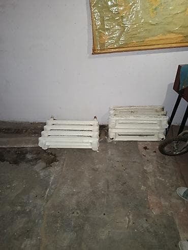 чугунный батарея: Чугунные радиаторы отопления + деревянная дверь В наличии: - Чугунные — 3