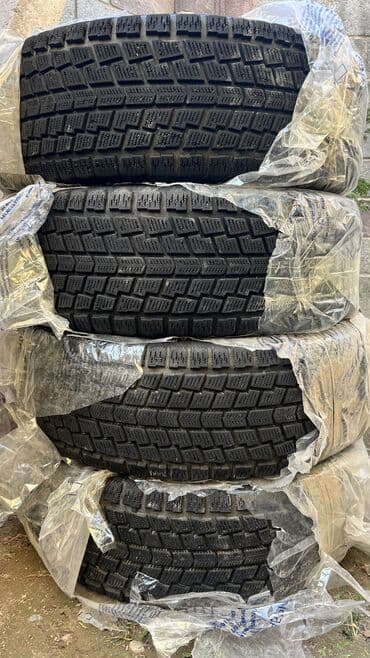 шины для хово: Шины 265 / 65 / R 17, Зима, Б/у, Комплект, Внедорожные (АТ/МТ), Hankook — 1