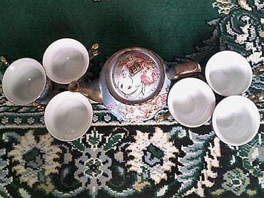 пиала чай: Чайный сервиз. Новый. С красивым золотым орнаментом. Чайник и 6 пиал — 9