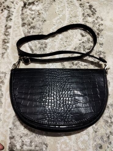 чемодан дорожный бу: Сумка в отличном состоянии, комфортная, лёгкая, вместительная — 1