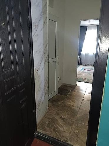 Сдаётся отдельная комната с собственным небольшим входным тамбуром и