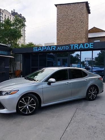 Toyota Camry: 2020 г., 2.5 л, Автомат, Гибрид, Седан — 3