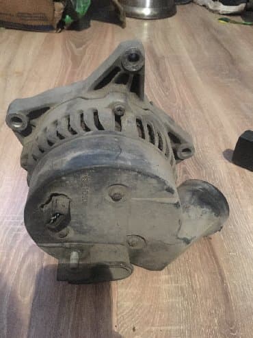 генератор 211: Генератор BMW Б/у, Оригинал — 2