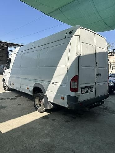 Унаа: Жеңил жүк ташуучу унаа, Mercedes-Benz, Стандарт, 2 т, Колдонулган — 2