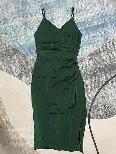 изумрудное платье: Платье в цвете Изумруд одето 1 раз размер xs на худеньких девушек — 1