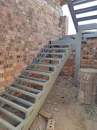 модульные лестницы в бишкеке: Металлический каркас для лестницы, предназначенный для установки — 9
