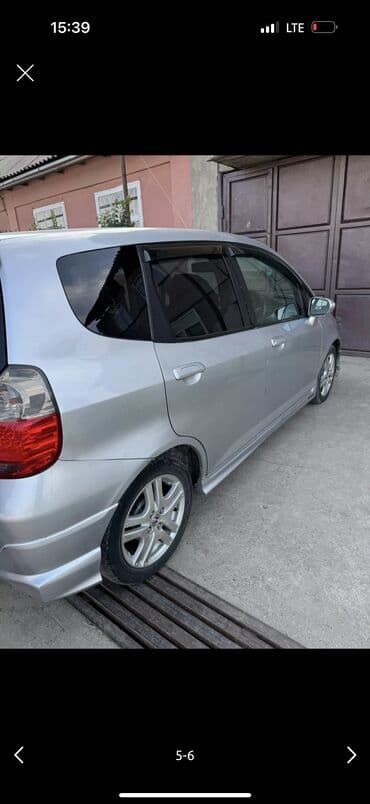 авто с последующим выкупом фит: Honda Fit: 2002 г., Хэтчбэк — 6