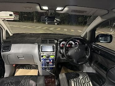 аренда toyota ipsum: Toyota Ipsum: 2003 г., 2.4 л, Автомат, Бензин, Минивэн — 2