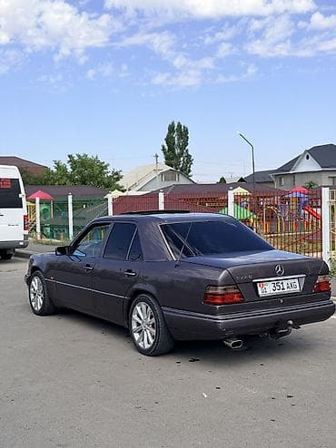 Транспорт: Mercedes-Benz E-Class: 1994 г., 2.2 л, Механика, Бензин, Седан — 4