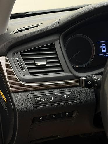 Hyundai Sonata: 2017 г., 2 л, Автомат, Седан — 6