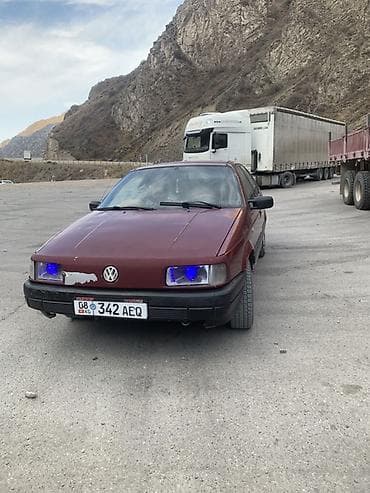 бампер поло седан: Volkswagen Passat: 1990 г., 1.8 л, Механика, Газ, Седан — 2