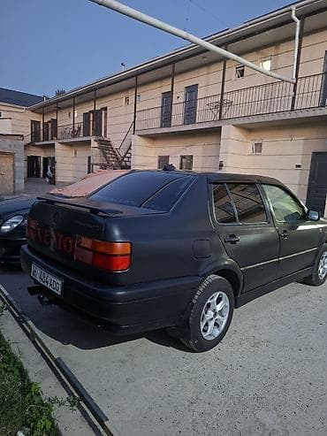 крыло аванте: Volkswagen Vento: 1993 г., Механика, Бензин, Седан — 3