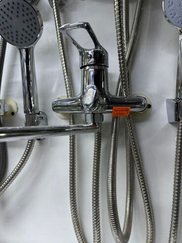 вешалка шкаф: Смеситель для душа/ванны, настенный, однорычажный. Описание: - Корпус — 1