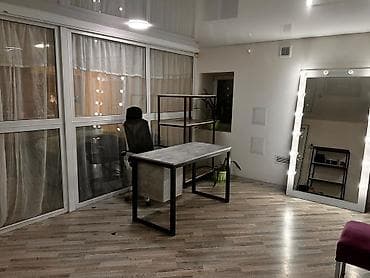 стол с зеркалом: Сдаётся маникюрный стол в центре города (золотой квадрат) 💅 ✔ Доступ — 2