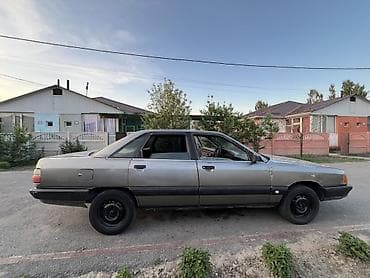 Audi: Audi 100: 1988 г., 2.3 л, Кол менен иштөөчү, Бензин, Седан — 4