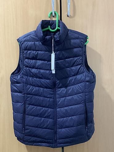 Мужская одежда: Мужской жилет без рукавов, темно‑синий. - Лёгкий стёганый дизайн с — 2