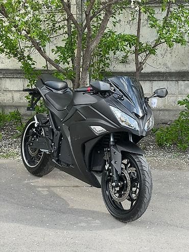 выхлоп акропович: Спортивный мотоцикл в агрессивном пластиковом обвесе, цвет матовый — 2