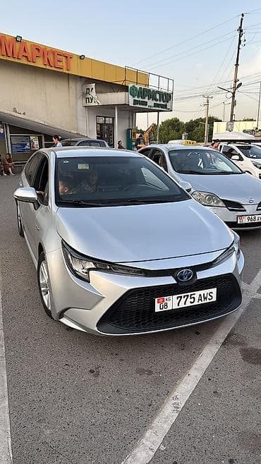 Транспорт: Toyota Corolla: 2020 г., 1.8 л, Вариатор, Гибрид, Седан — 3