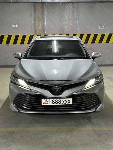 Toyota Camry: 2018 г., 2.5 л, Вариатор, Гибрид, Седан at lalafo.kg Toyota Camry: 2018 г., 2.5 л, Вариатор, Гибрид, Седан
