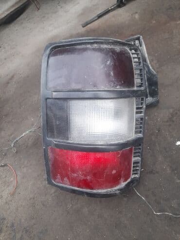 бу запчасти на митсубиси спейс вагон: Задний правый стоп-сигнал Mitsubishi 1995 г., Б/у, Оригинал, Япония — 1