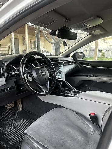 camry 5: Toyota Camry: 2020 г., 2.5 л, Гибрид, Седан — 4