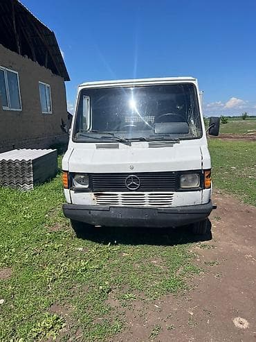 814 d: Грузовик, Mercedes-Benz, Стандарт, 4 т — 1
