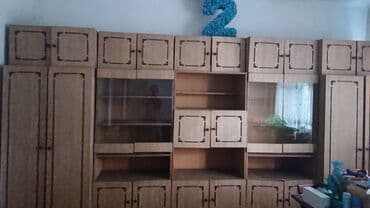 мебель из древесины: Зал үчүн гарнитур, Колдонулган, Жыгач, Өзү алып кетүү, түсү - Саргыч боз — 1